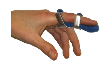 STECCA PER FRATTURA DITA A RANETTA FARMASPLINT MISURA PICCOLA IN ALLUMINIO MODELLABILE CON IMBOTTITURA IN SPUGNA POLIURETANICA ANTIALLERGICA RADIOTRASPARENTE 8 CM 1 PEZZO - Metafarm