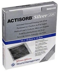 MEDICAZIONE IN CARBONE ATTIVO CON ARGENTO ACTISORB SILVER 10,5X10,5 CM 3 PEZZI - Metafarm