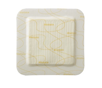 MEDICAZIONE BIATAIN IN SCHIUMA DI POLIURETANO CON BORDO ADESIVO IN SILICONE 10X10 CM 10 PEZZI - Metafarm