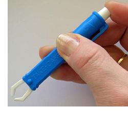 PINZETTA TOGLI ZECCHE IN PLASTICA BLISTER SINGOLO - Metafarm